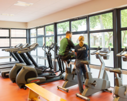 Wat is het verschil tussen een fysiotherapeut en een manueel therapeut?